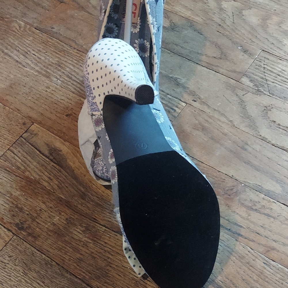 Mojo Moxy Blue and Cream Lace Heels 7.5 M - Picture 8 of 12